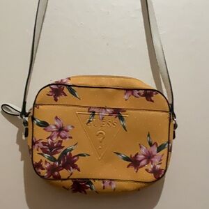 Guess crossbody zipper bag yellow with flowers and white strap